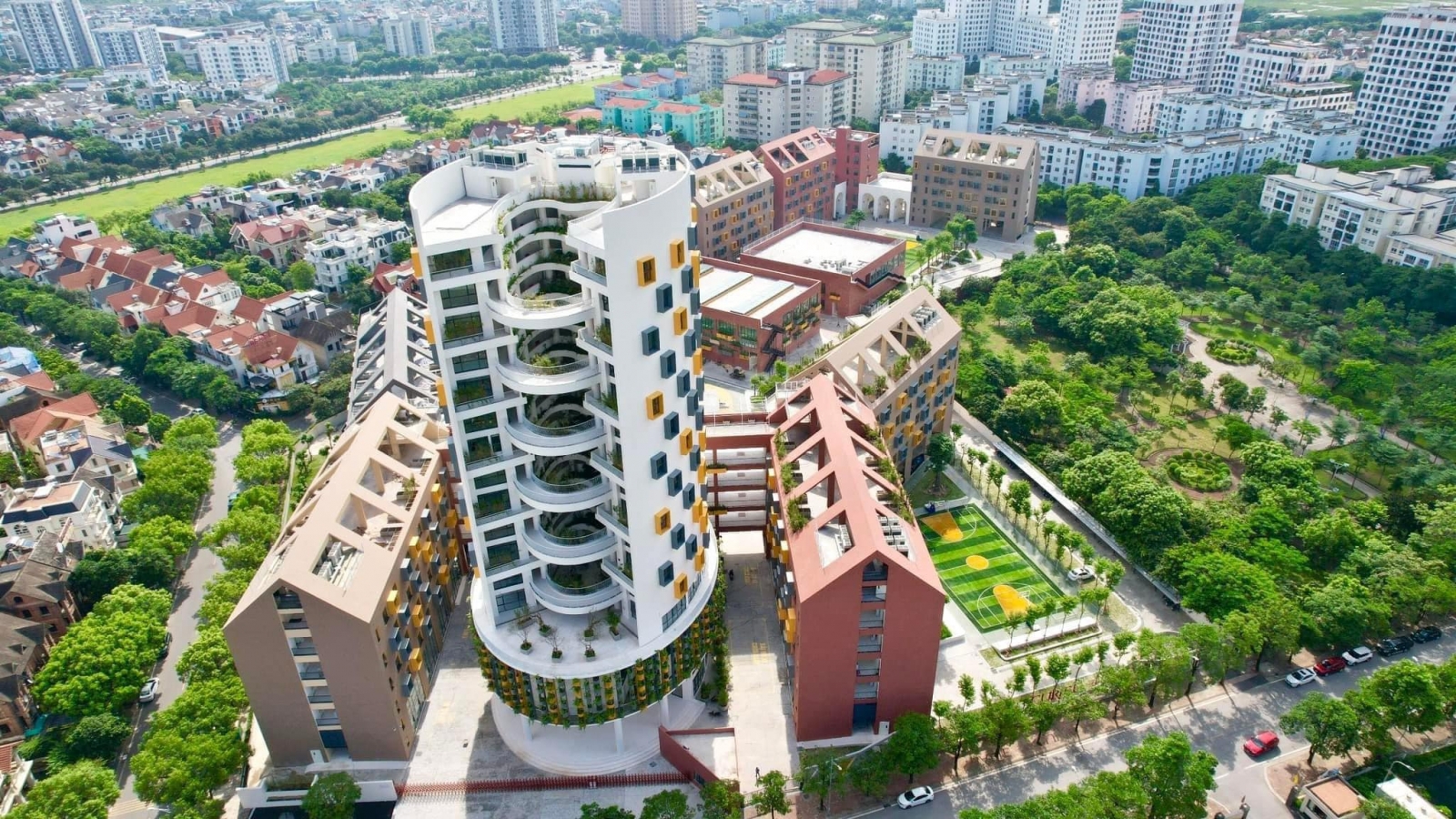 Marie Curie long biên 2024