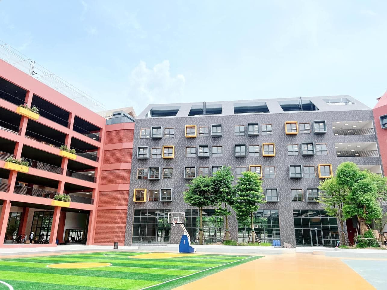 Marie Curie Long Biên