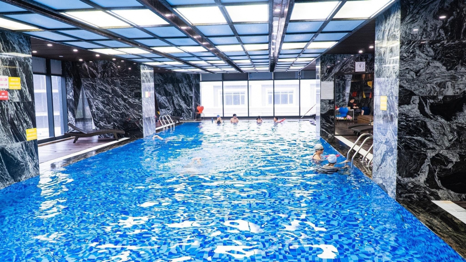 Bể bơi tại Hà Nội