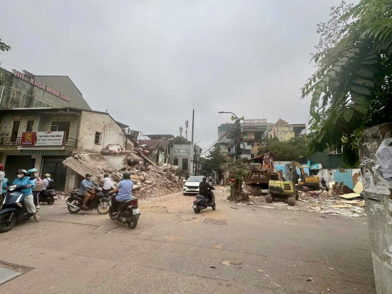 Tiến độ cầu Tứ Liên giải tỏa ngõ 310 Nghi Tàm