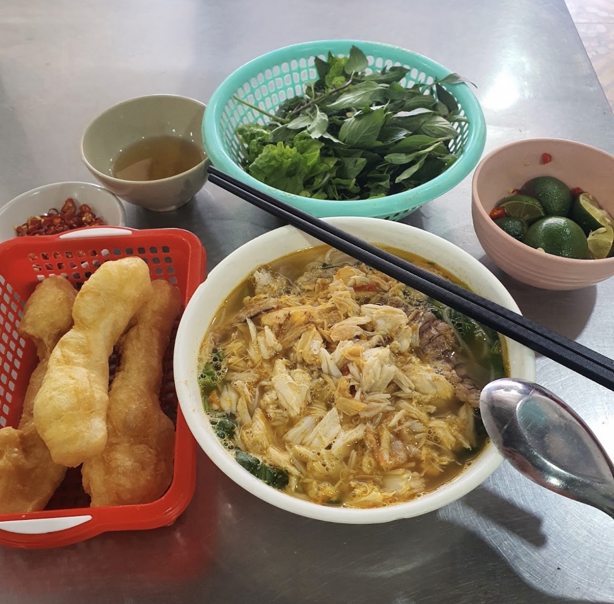 ẩm thực móng cái bún cù kỳ