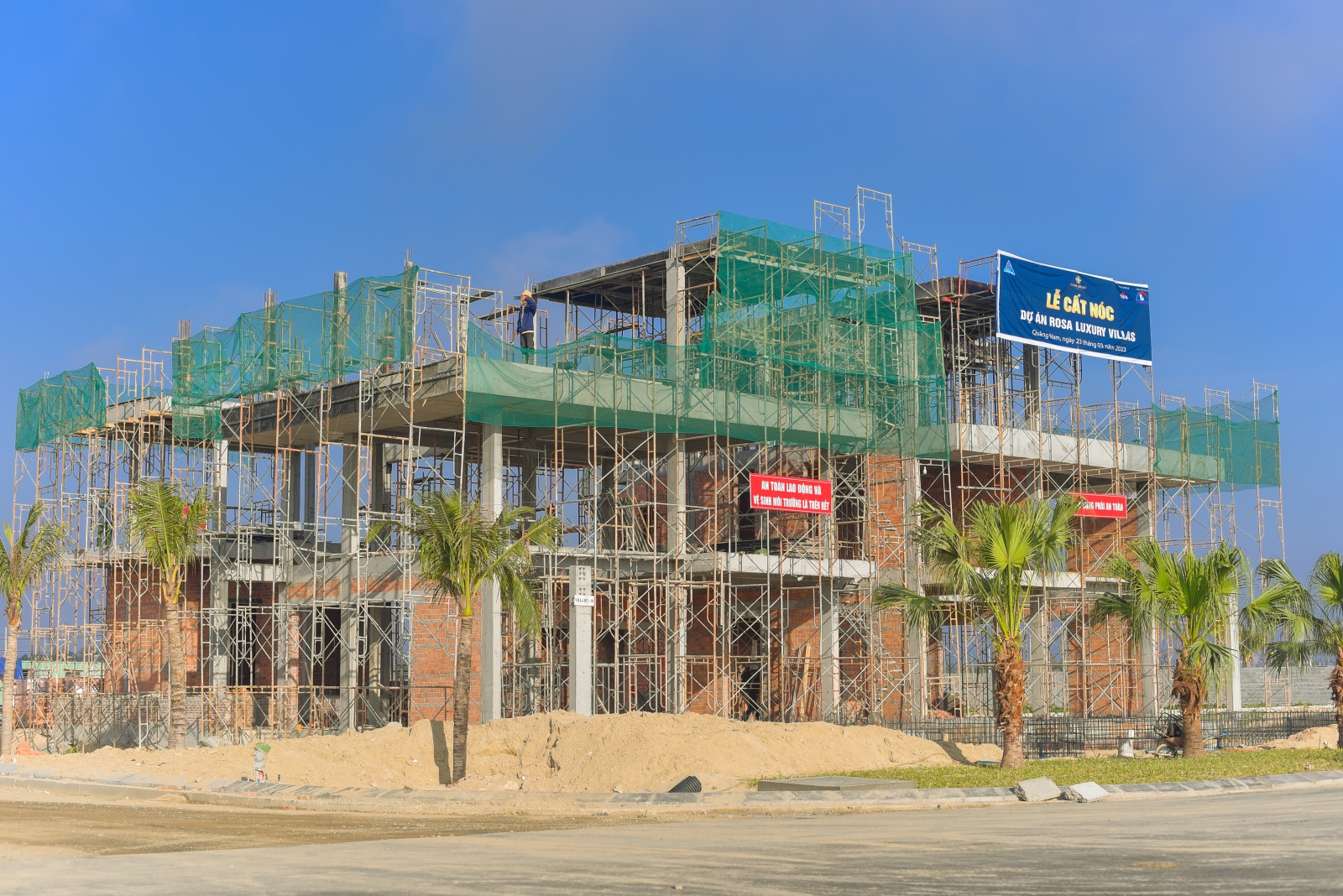 tiến độ Rosa Luxury Villas 