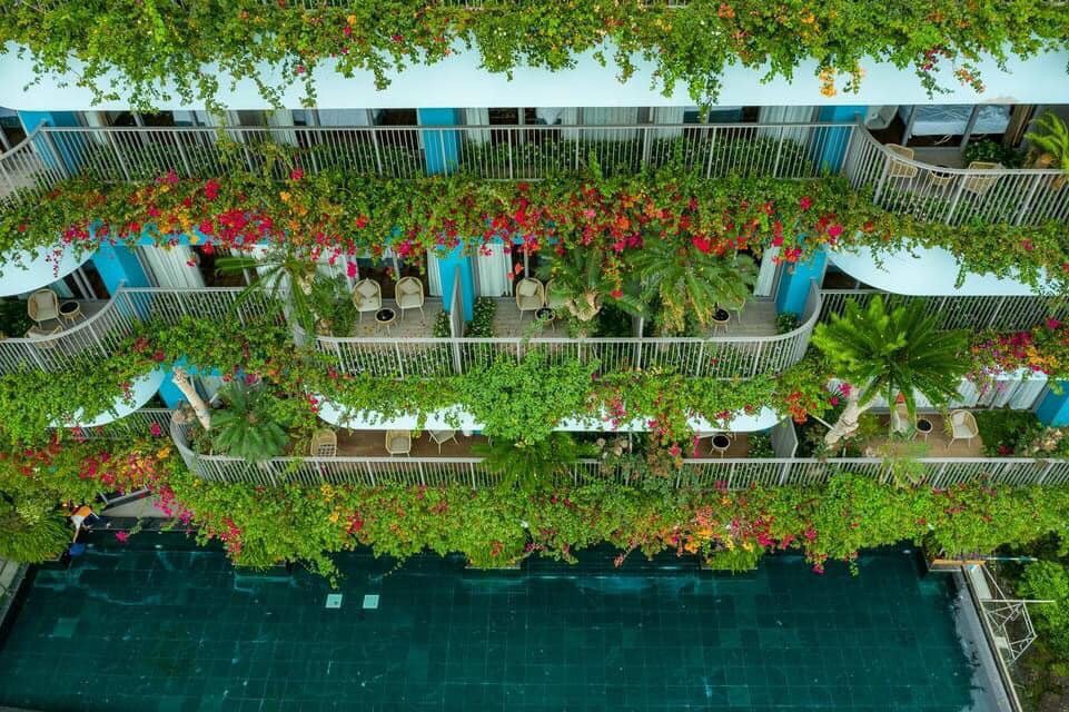 Flamingo Cát Bà – Độc đáo, khác biệt với kiến trúc xanh