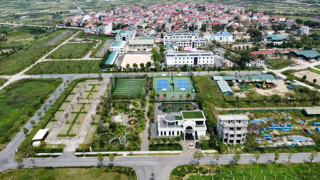 Tiến độ CEO Mê Linh cảnh quan sân chơi