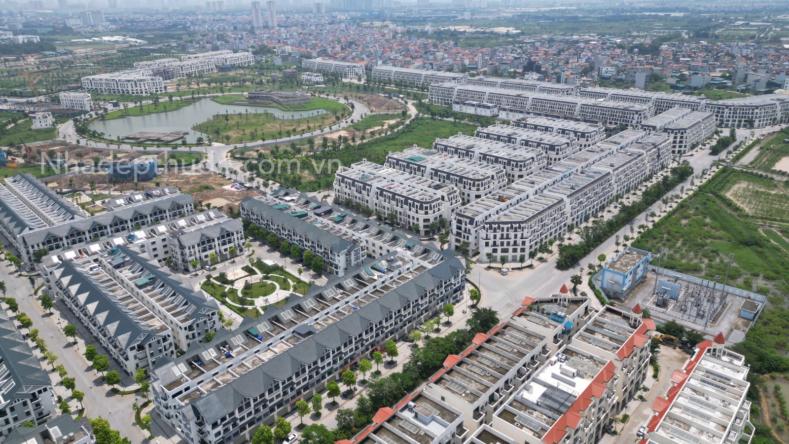 Vệ sinh Công viên Hoàng gia Hinode phong cách Anh Quốc