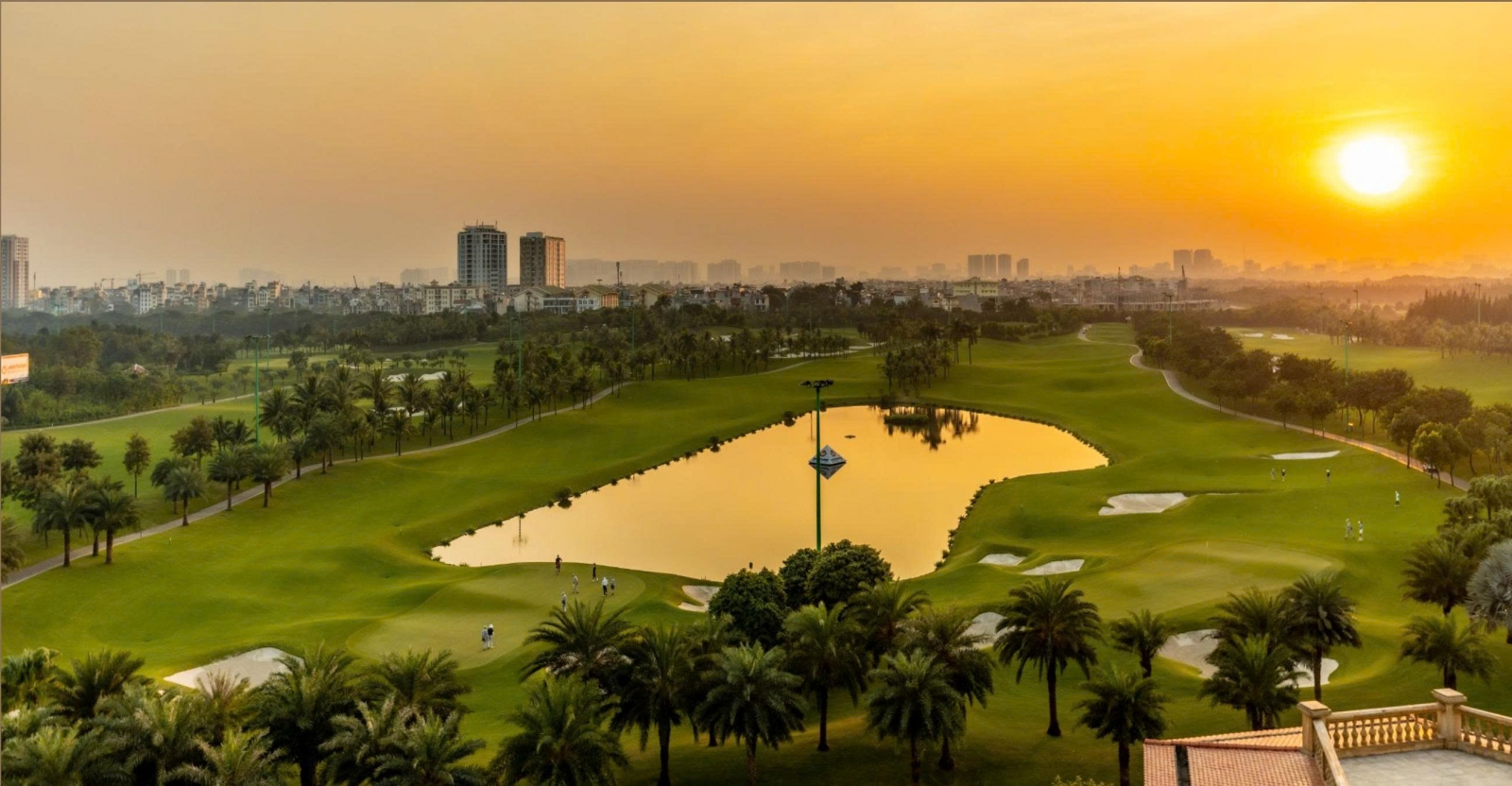 Sân golf long biên biệt thự